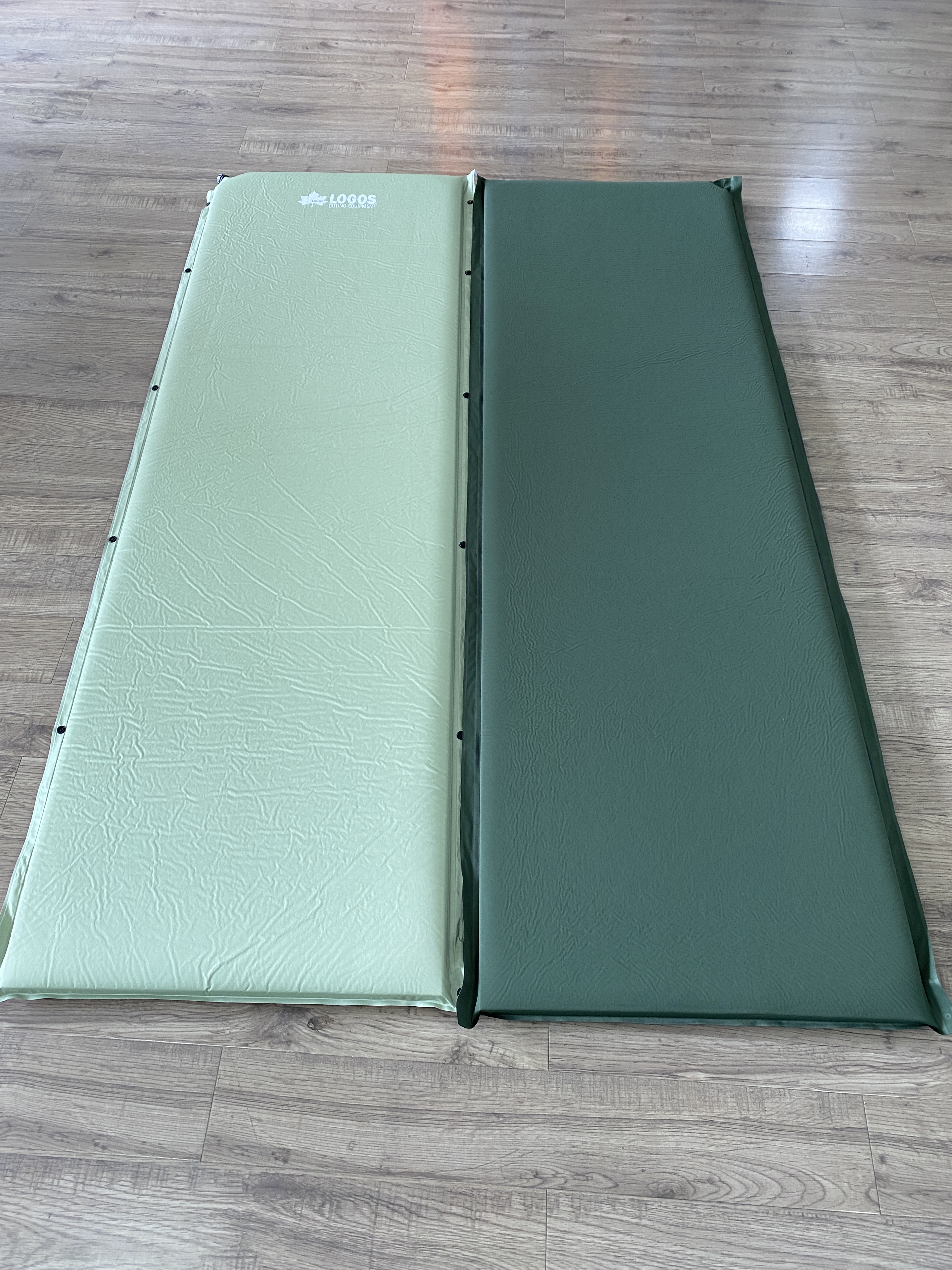 Self inflating mattress sleeping pad